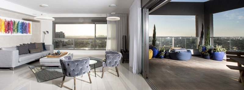 מרפסת מחוברת לסלון